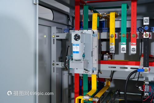 電氣箱內(nèi)部機(jī)械電氣設(shè)備制造的要點(diǎn)與流程